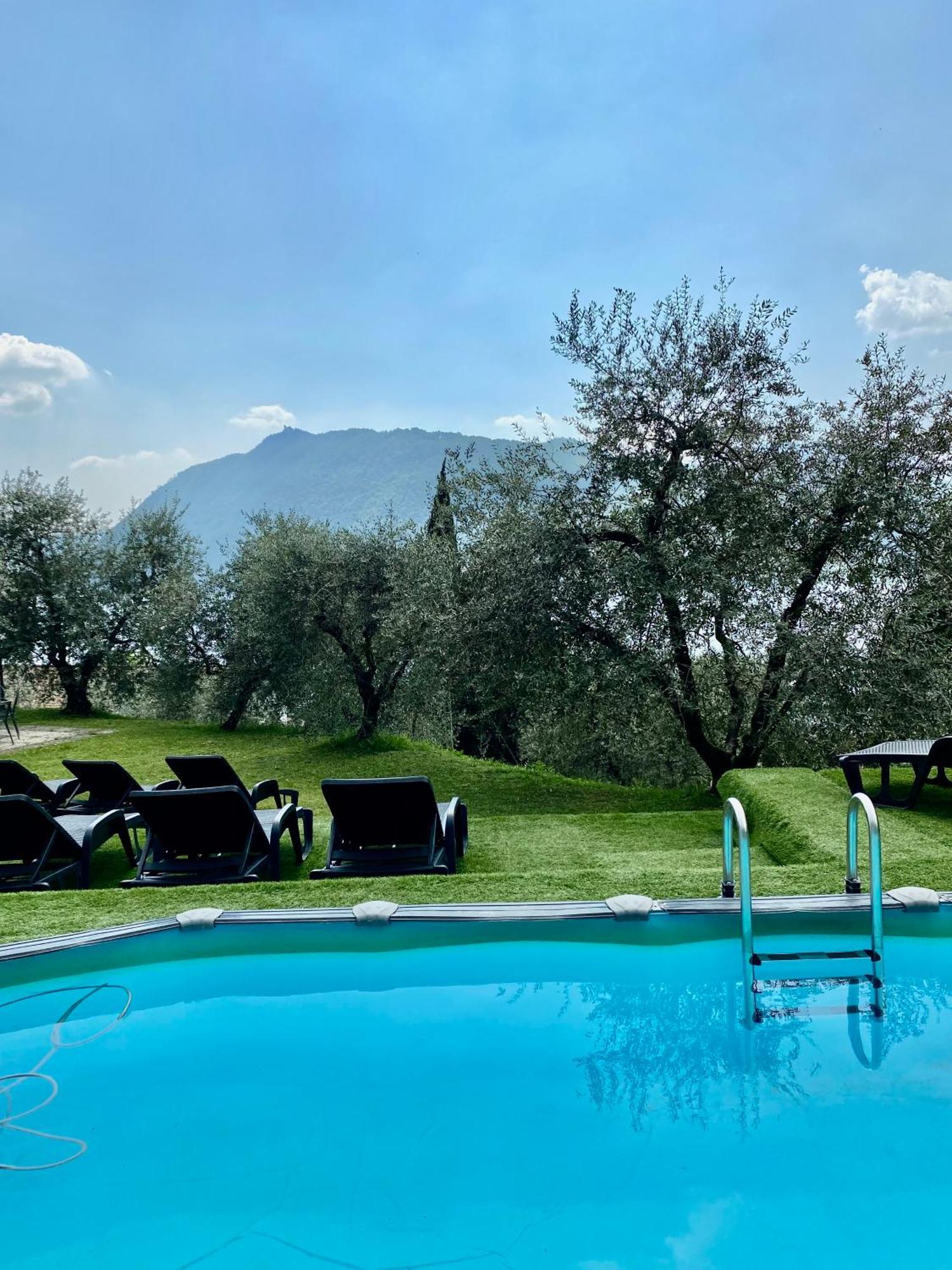 Villa Smeraldo サーレ・マラジーノ エクステリア 写真